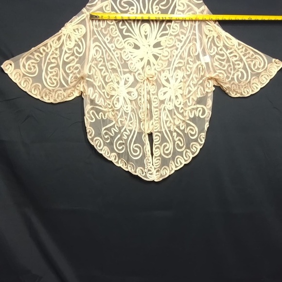 Pretty angel Elegant Beige Embroidered Women Top OS pre owned good condition - Picture 3 of 6